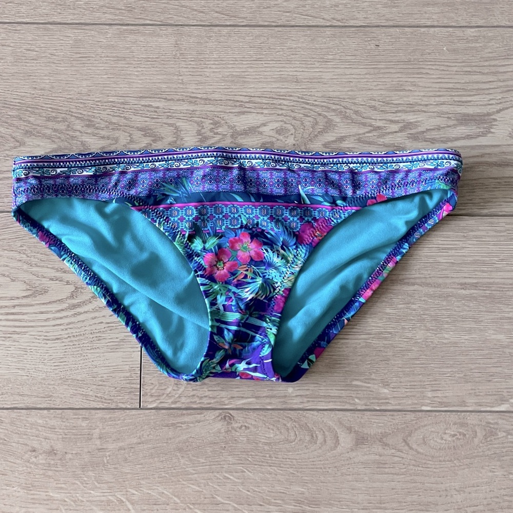 Blush Bikini bottom size small